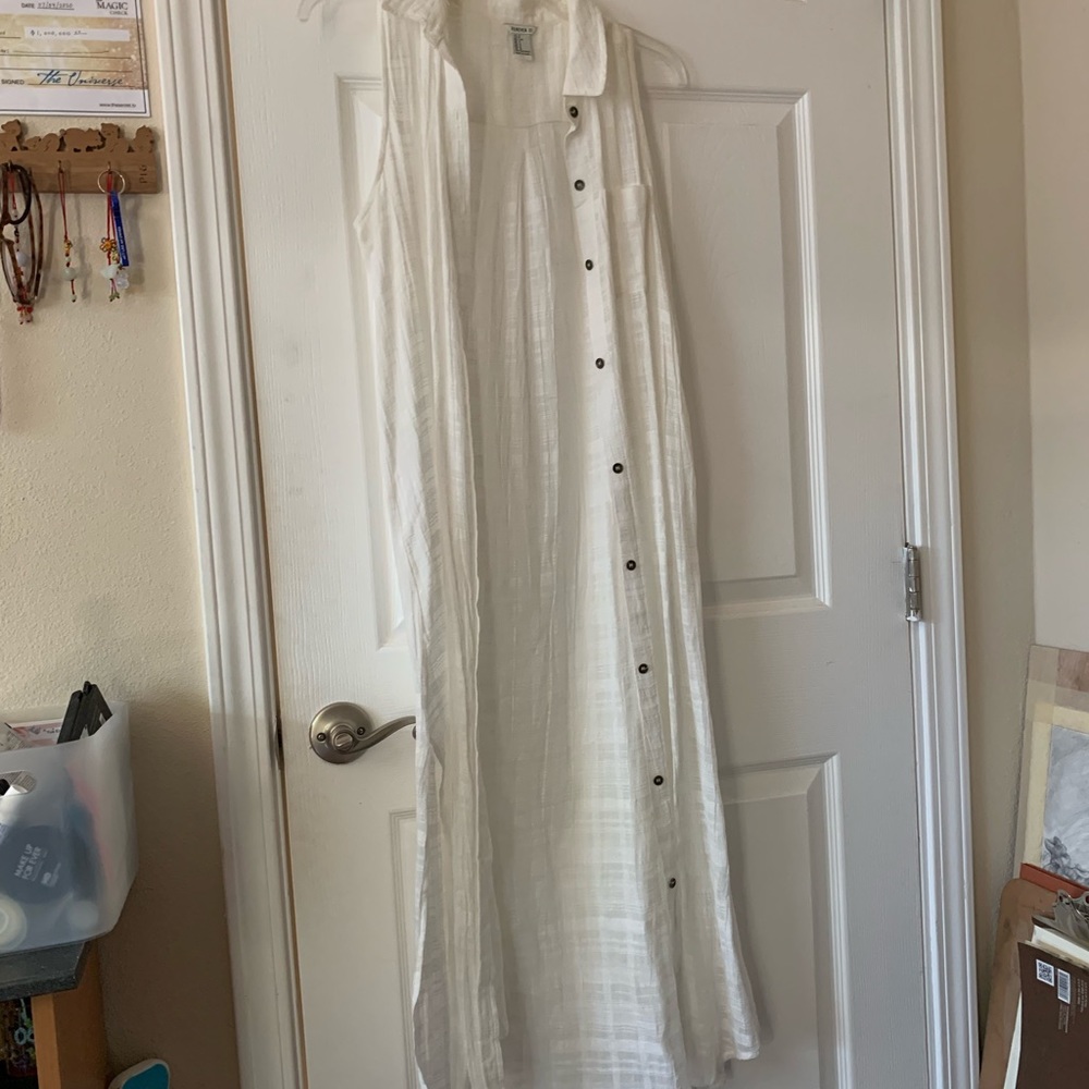 long white cardigan, no sleeves